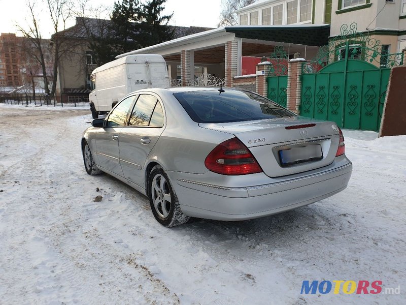 2005' Mercedes-Benz E Класс photo #5