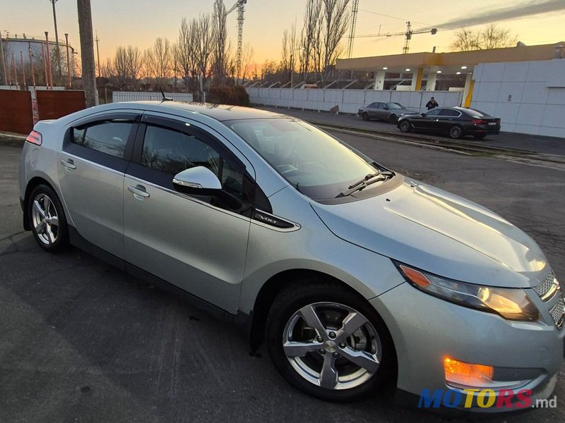 2010' Chevrolet Volt photo #3