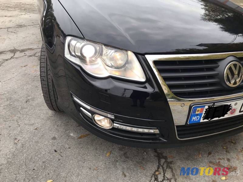 2009' Volkswagen Passat photo #4