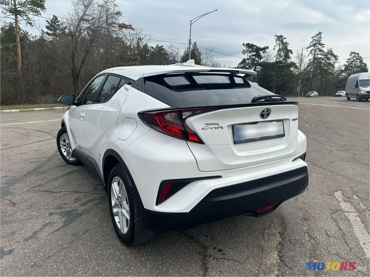 2020' Toyota C-HR photo #4