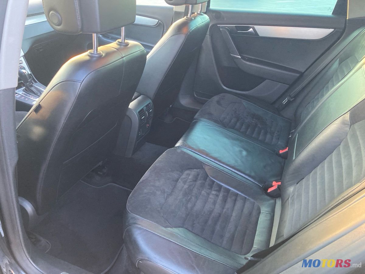 2012' Volkswagen Passat photo #6