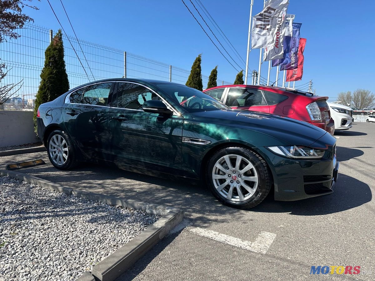 2015' Jaguar XE photo #3