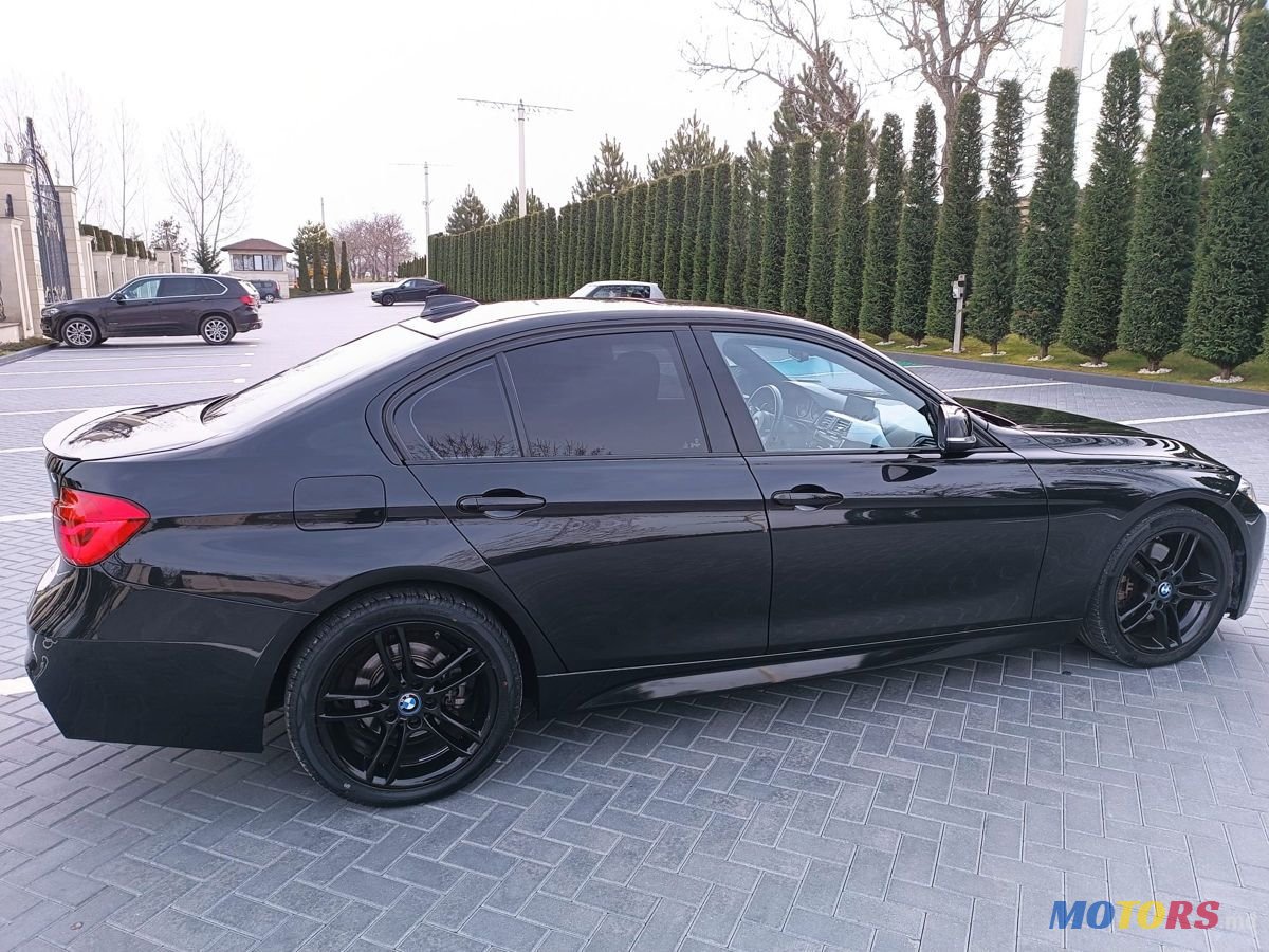 2017' BMW 3 Series photo #3
