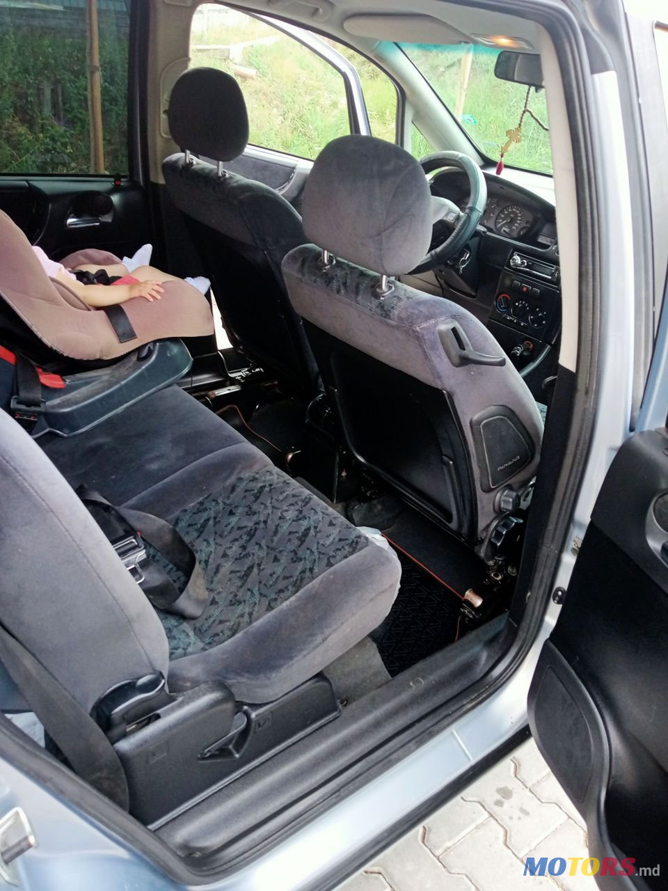 2002' Opel Zafira photo #2