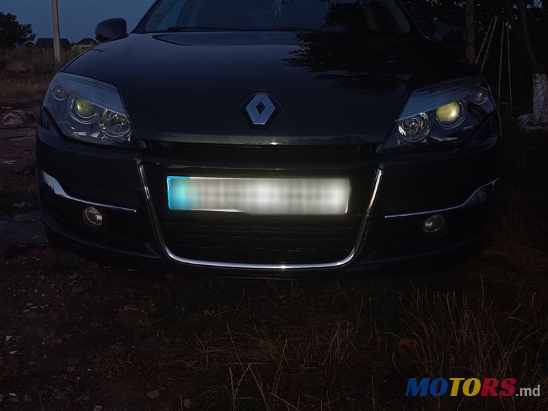 2011' Renault Laguna photo #3