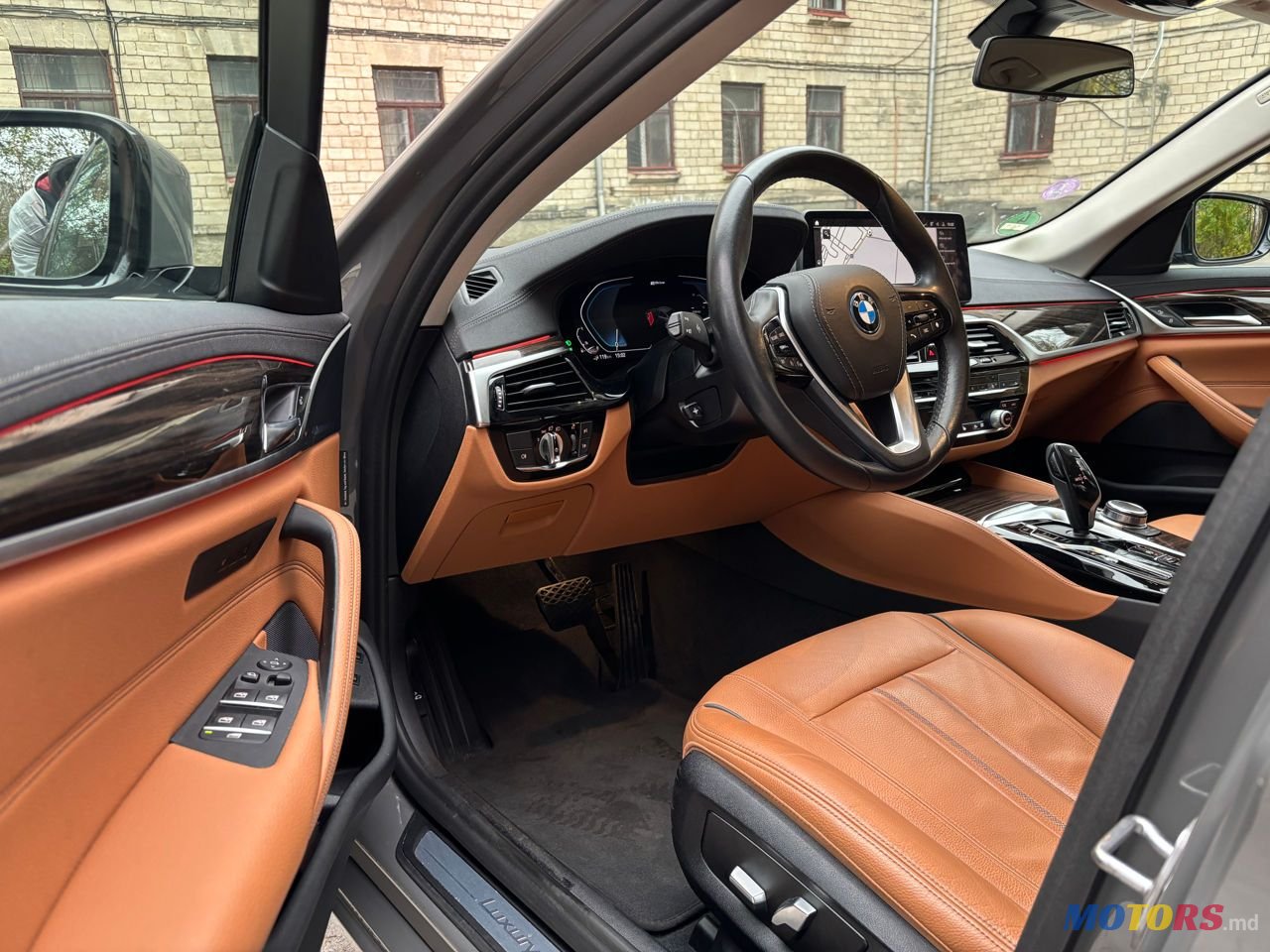 2022' BMW 5 Series photo #6