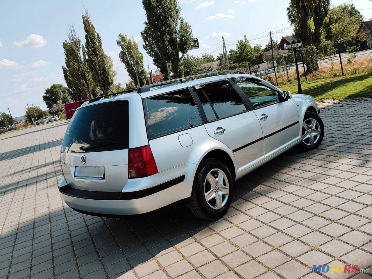 2003' Volkswagen Golf photo #3