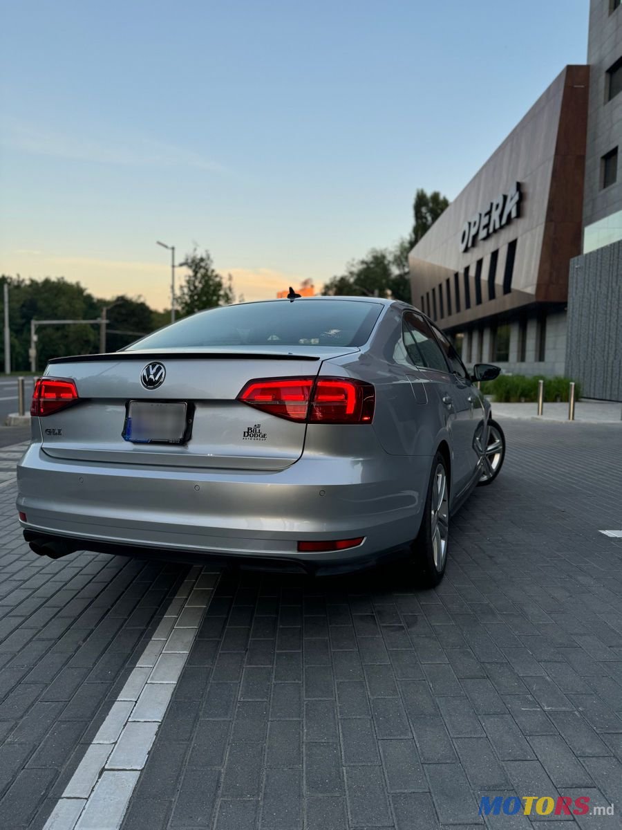 2016' Volkswagen Jetta photo #4