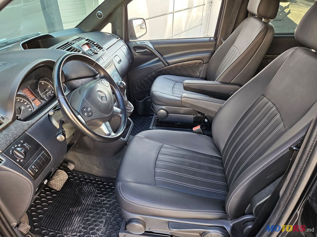 2011' Mercedes-Benz Vito photo #3