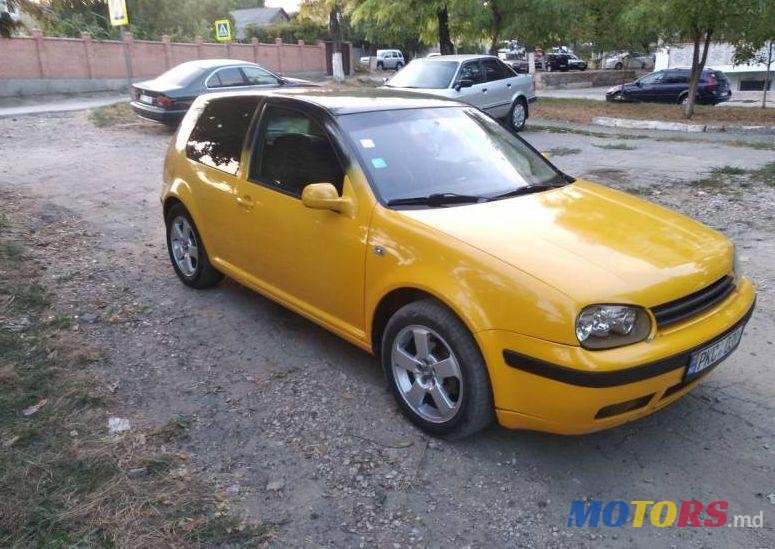 2001' Volkswagen Golf photo #1