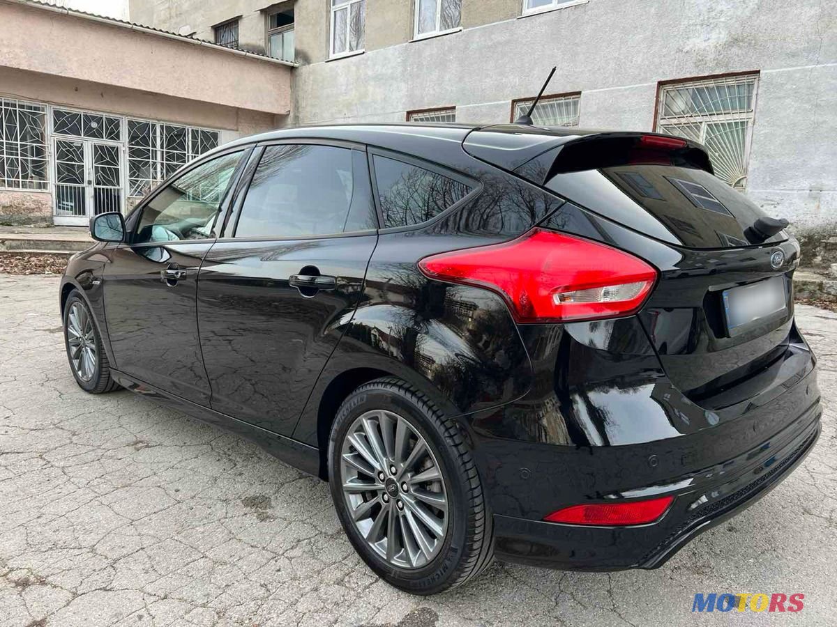 2017' Ford Focus photo #5