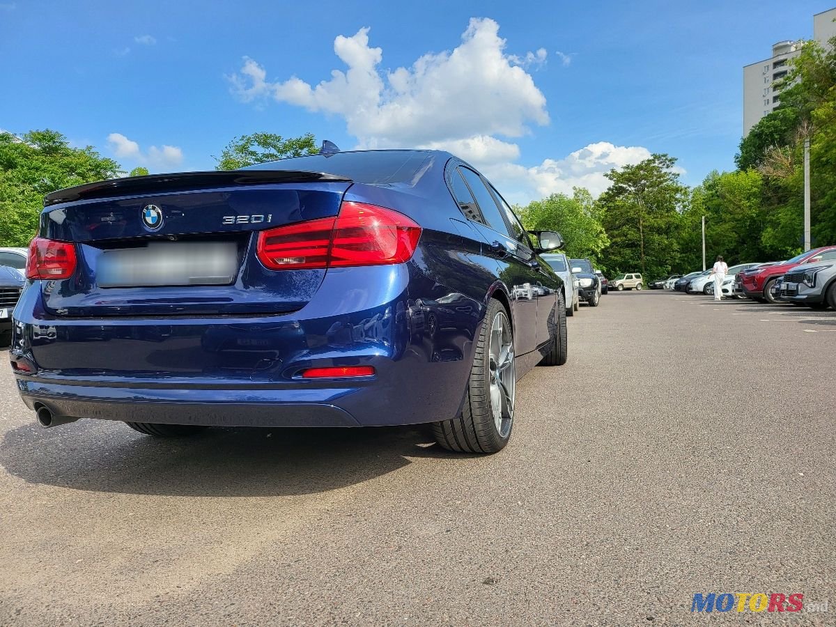 2017' BMW 3 Series photo #6