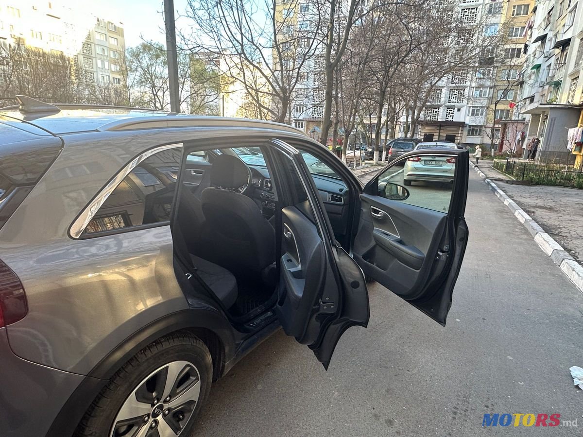 2017' Kia Niro photo #4