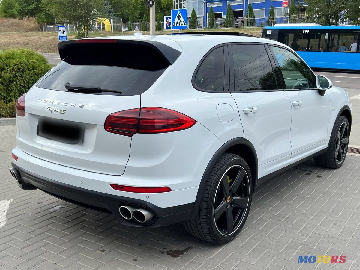 2016' Porsche Cayenne photo #4