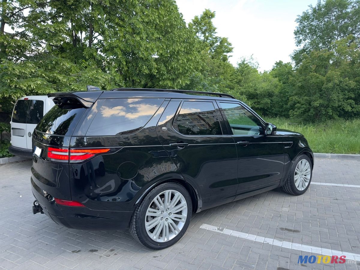 2017' Land Rover Discovery photo #3
