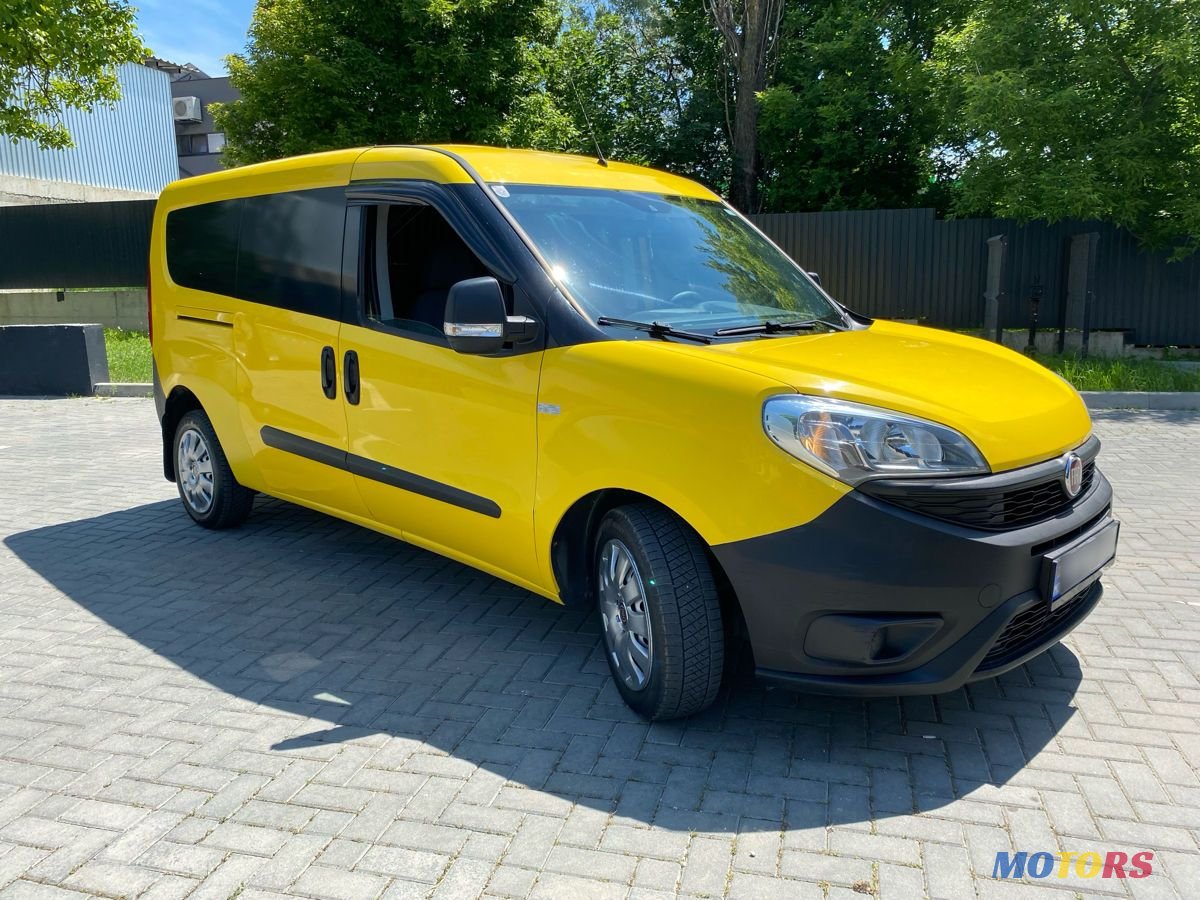 2015' Fiat Doblo photo #2