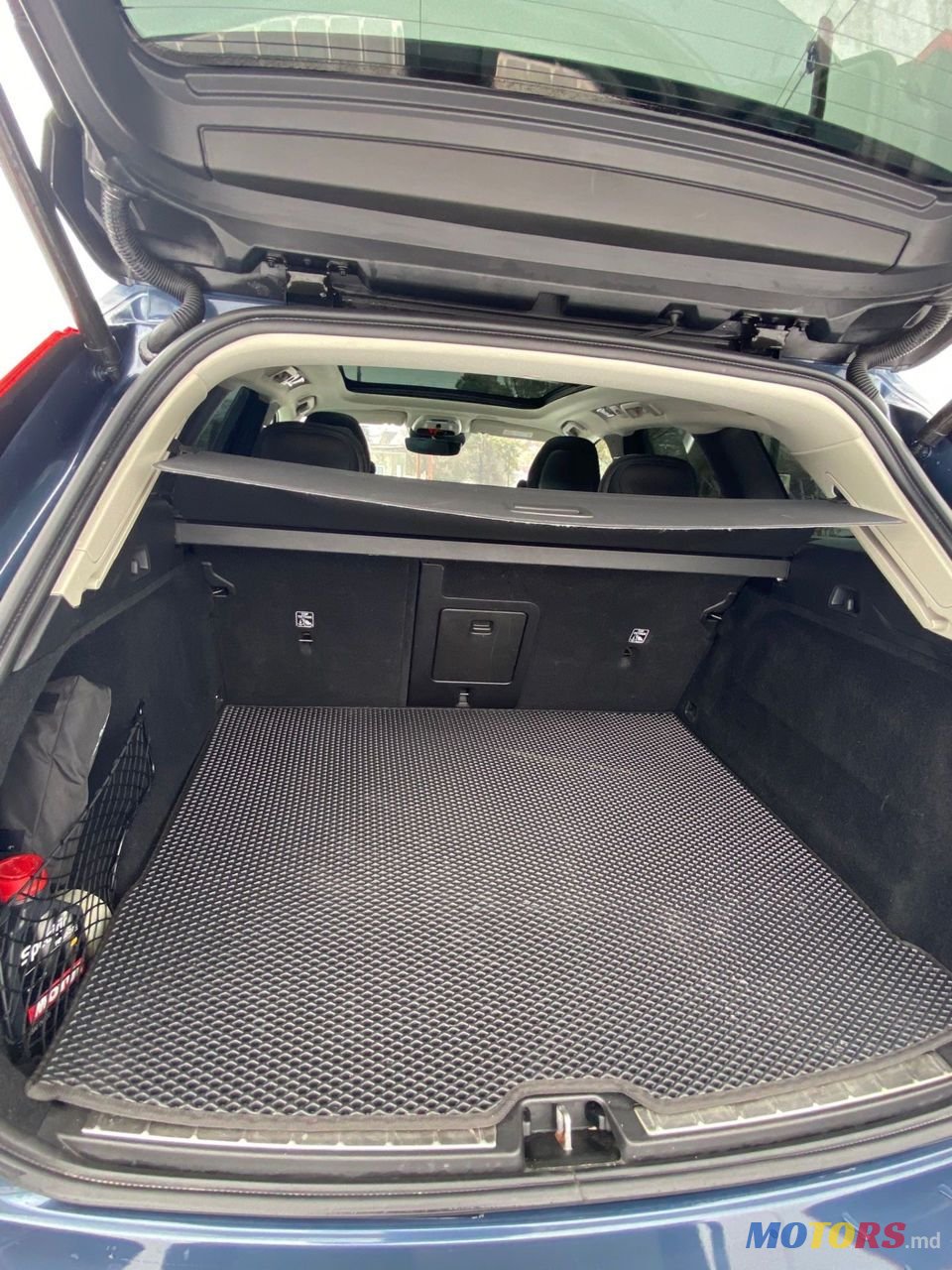 2019' Volvo XC60 photo #3