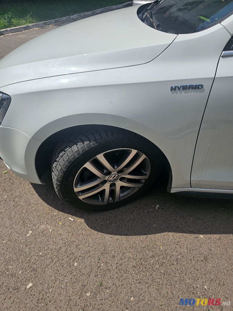 2013' Volkswagen Jetta photo #2