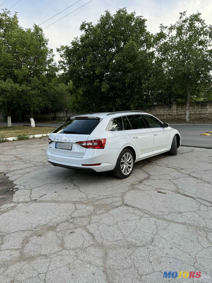 2020' Skoda Superb photo #4