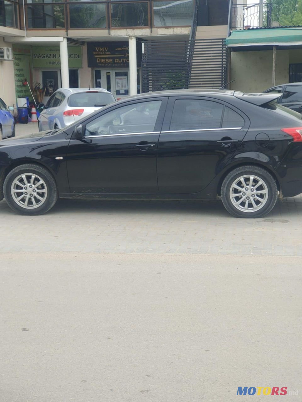 2010' Mitsubishi Lancer photo #3