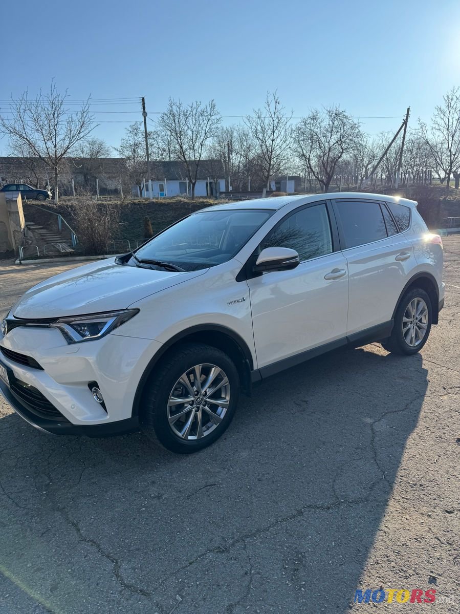 2017' Toyota RAV4 photo #6