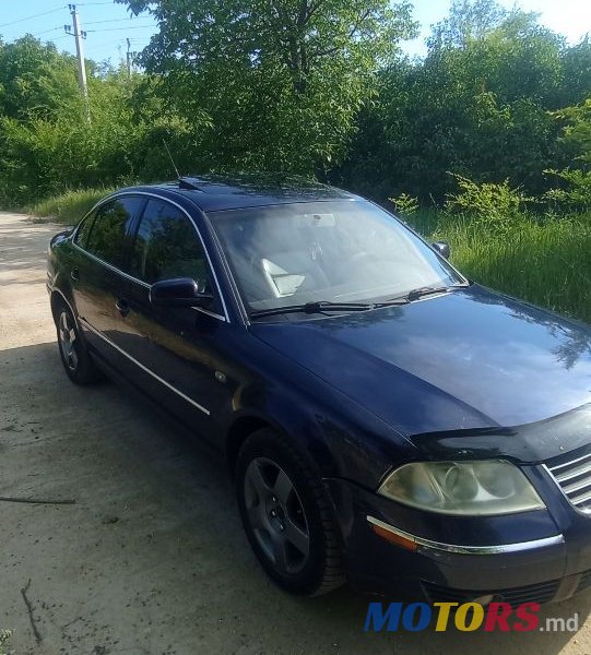 2001' Volkswagen Passat photo #2