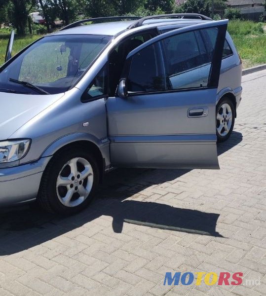 2005' Opel Zafira photo #3