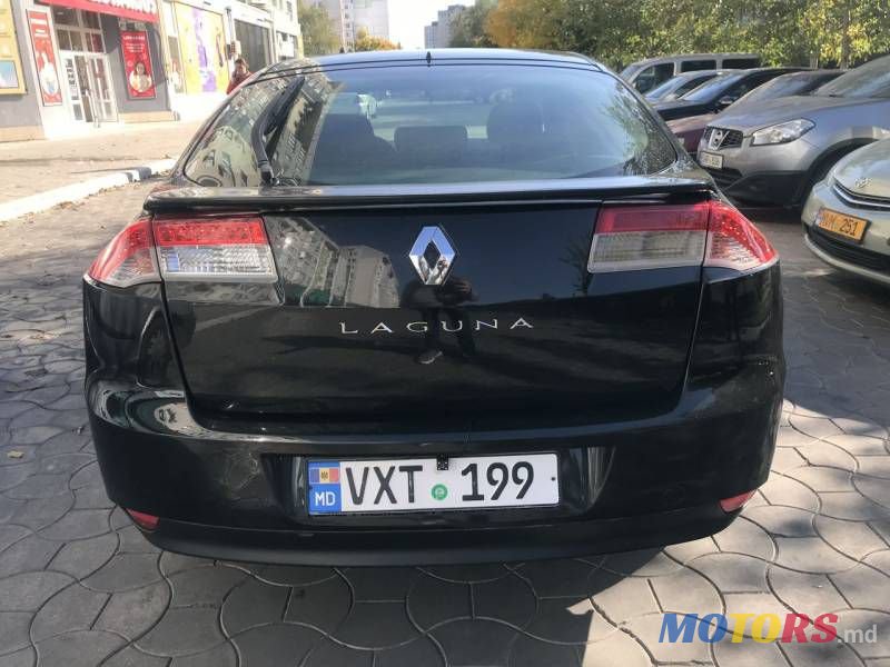 2008' Renault Laguna photo #4