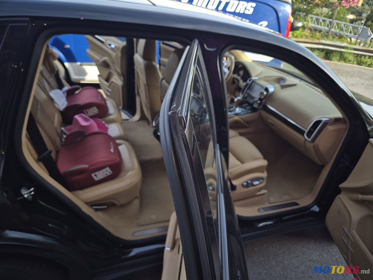 2016' Porsche Cayenne photo #2