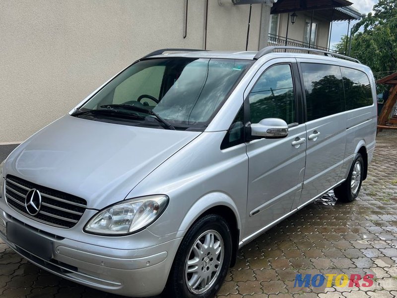 2004' Mercedes-Benz Viano photo #2