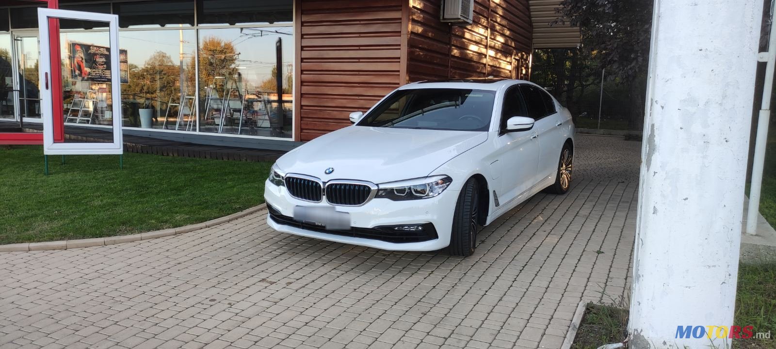 2018' BMW 530 G30 photo #2