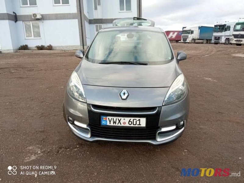 2012' Renault Scenic photo #1