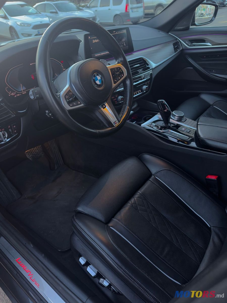 2020' BMW 5 Series photo #5