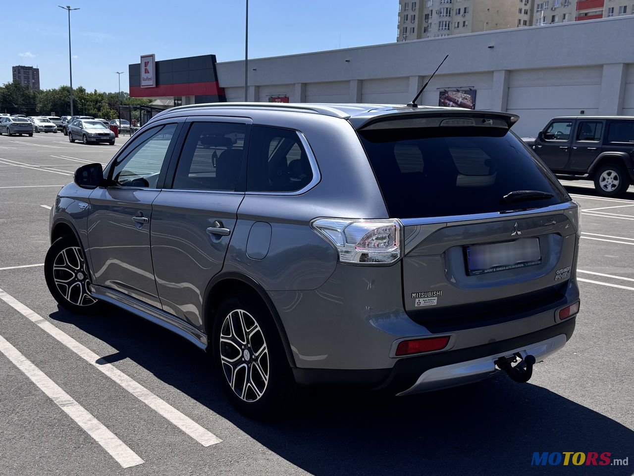 2015' Mitsubishi Outlander photo #3