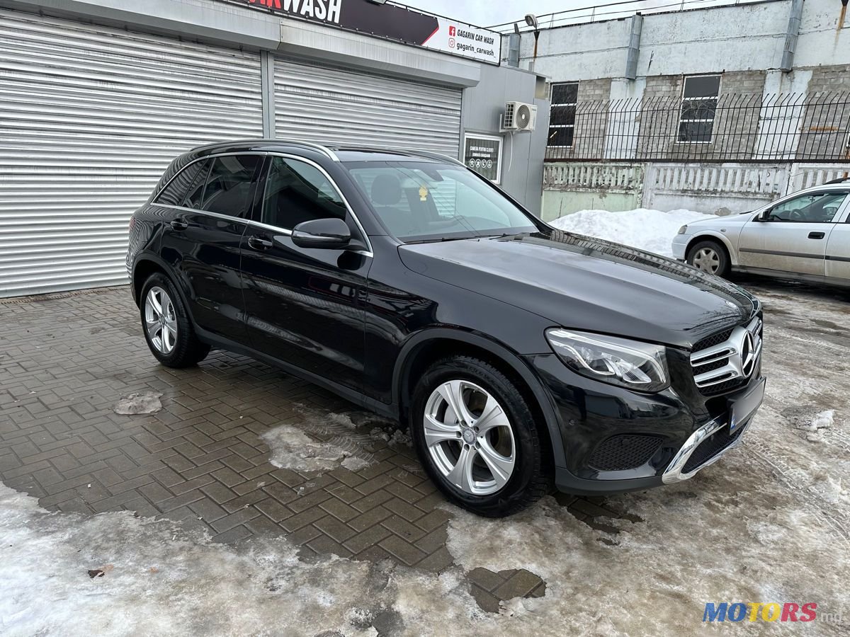 2016' Mercedes-Benz GLC photo #2
