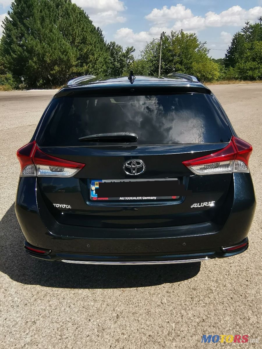 2015' Toyota Auris photo #3