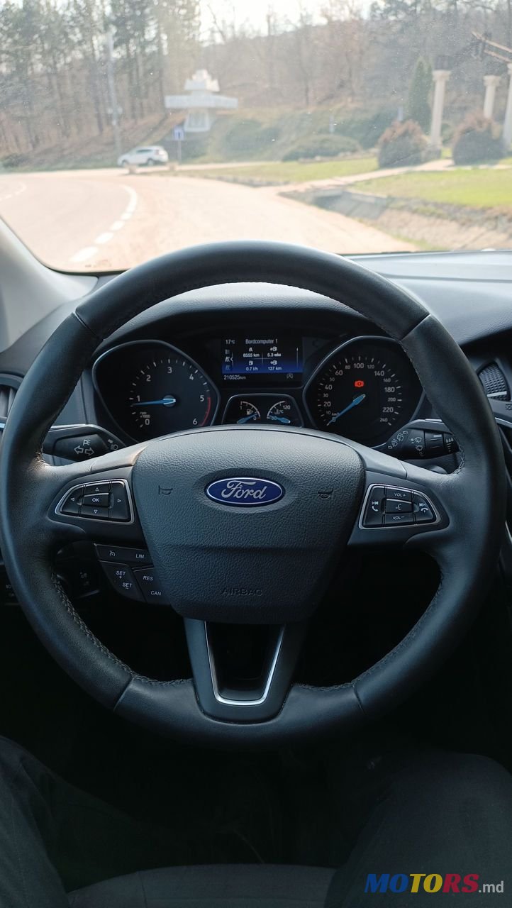2016' Ford Focus photo #6