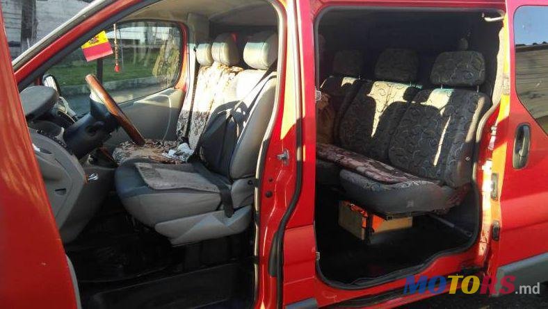 2004' Nissan Primastar photo #2