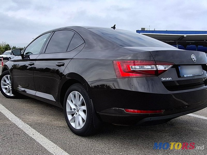 2015' Skoda Superb photo #3