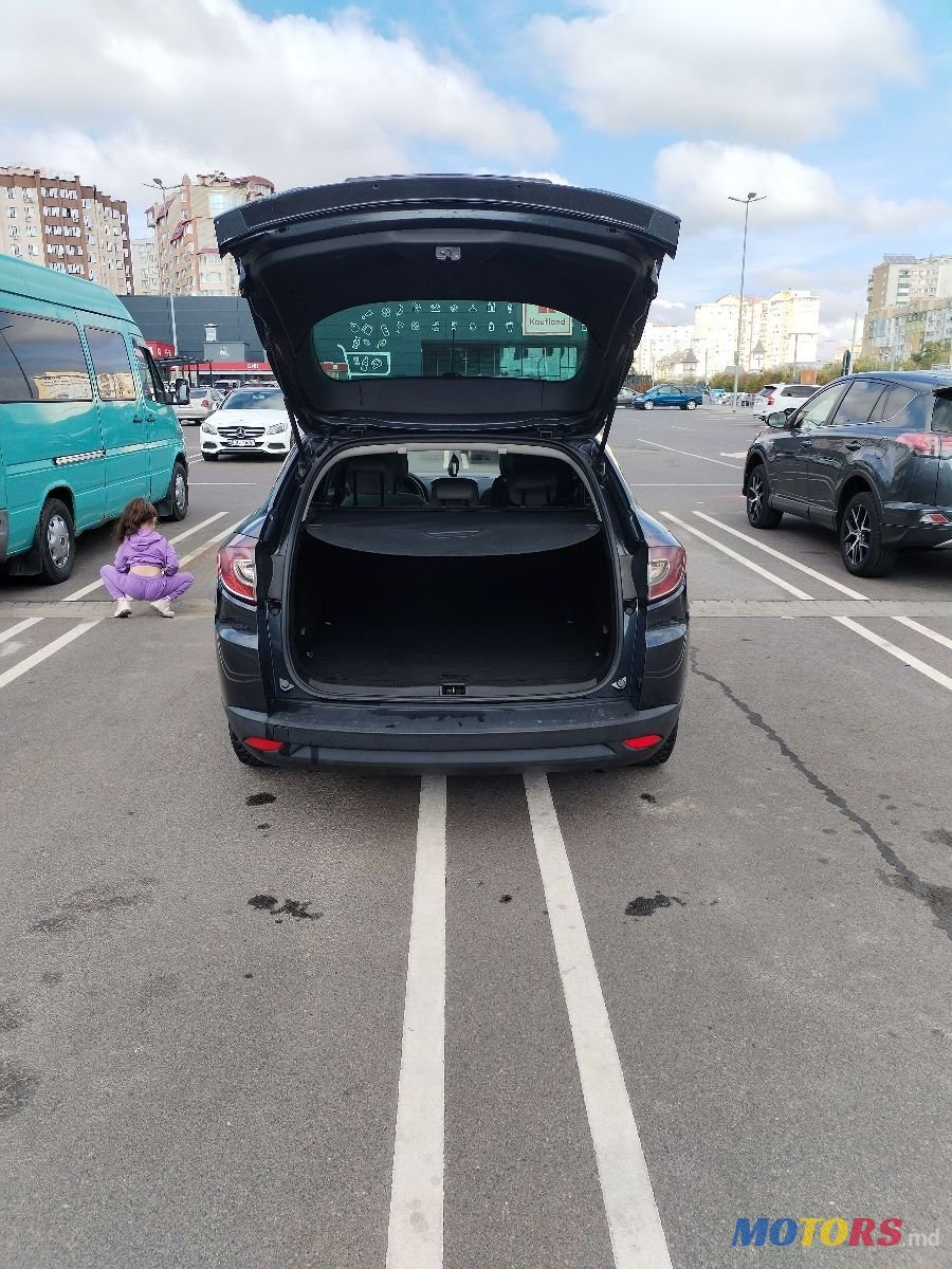 2011' Renault Megane photo #3