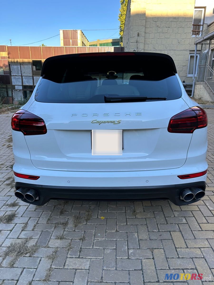 2015' Porsche Cayenne Coupe photo #2