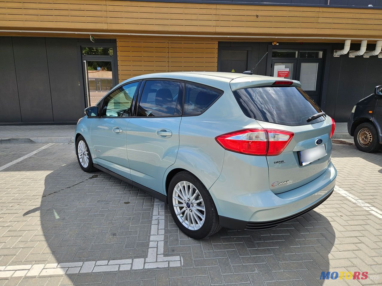 2013' Ford C-MAX photo #4
