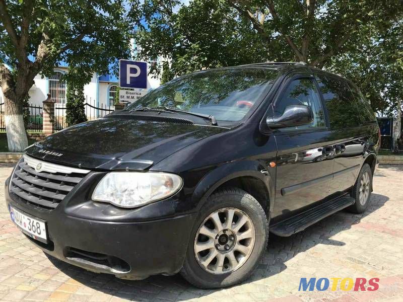 2004' Chrysler Voyager photo #4