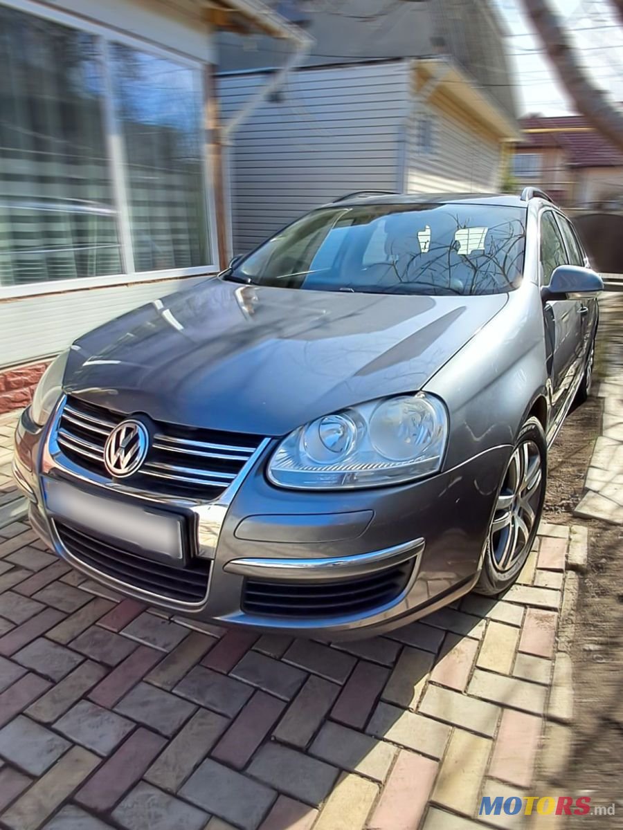 2010' Volkswagen Golf photo #1