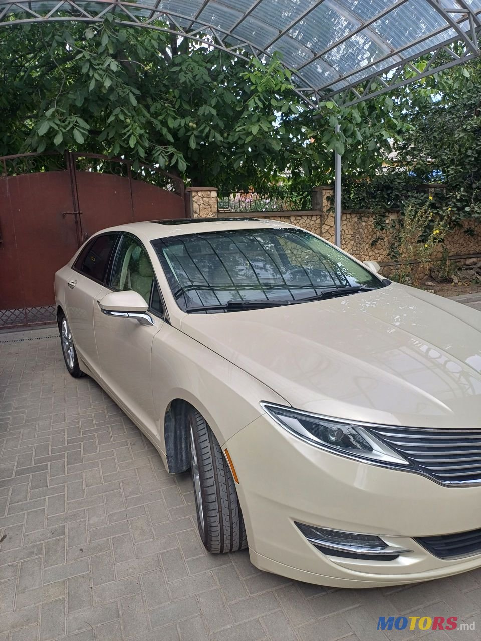 2014' Lincoln MKZ photo #3
