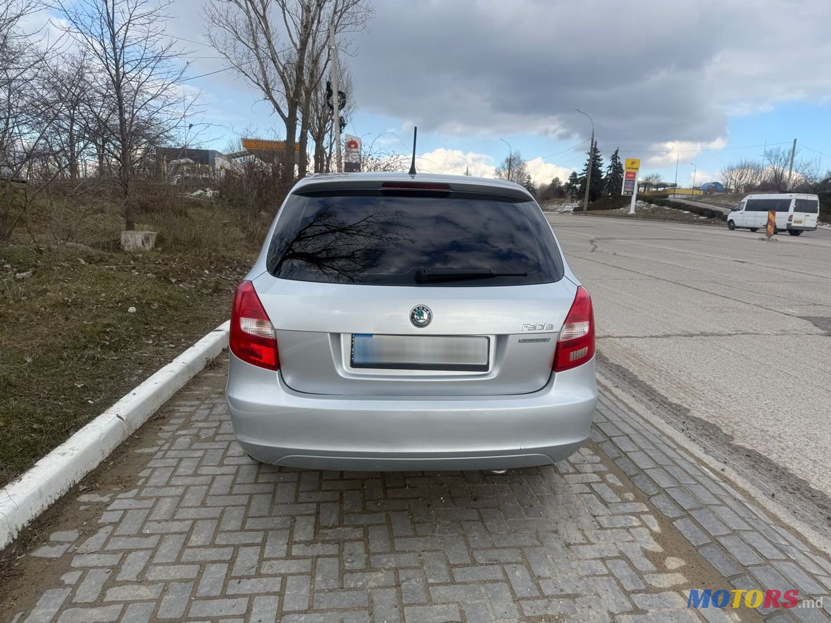 2012' Skoda Fabia photo #4