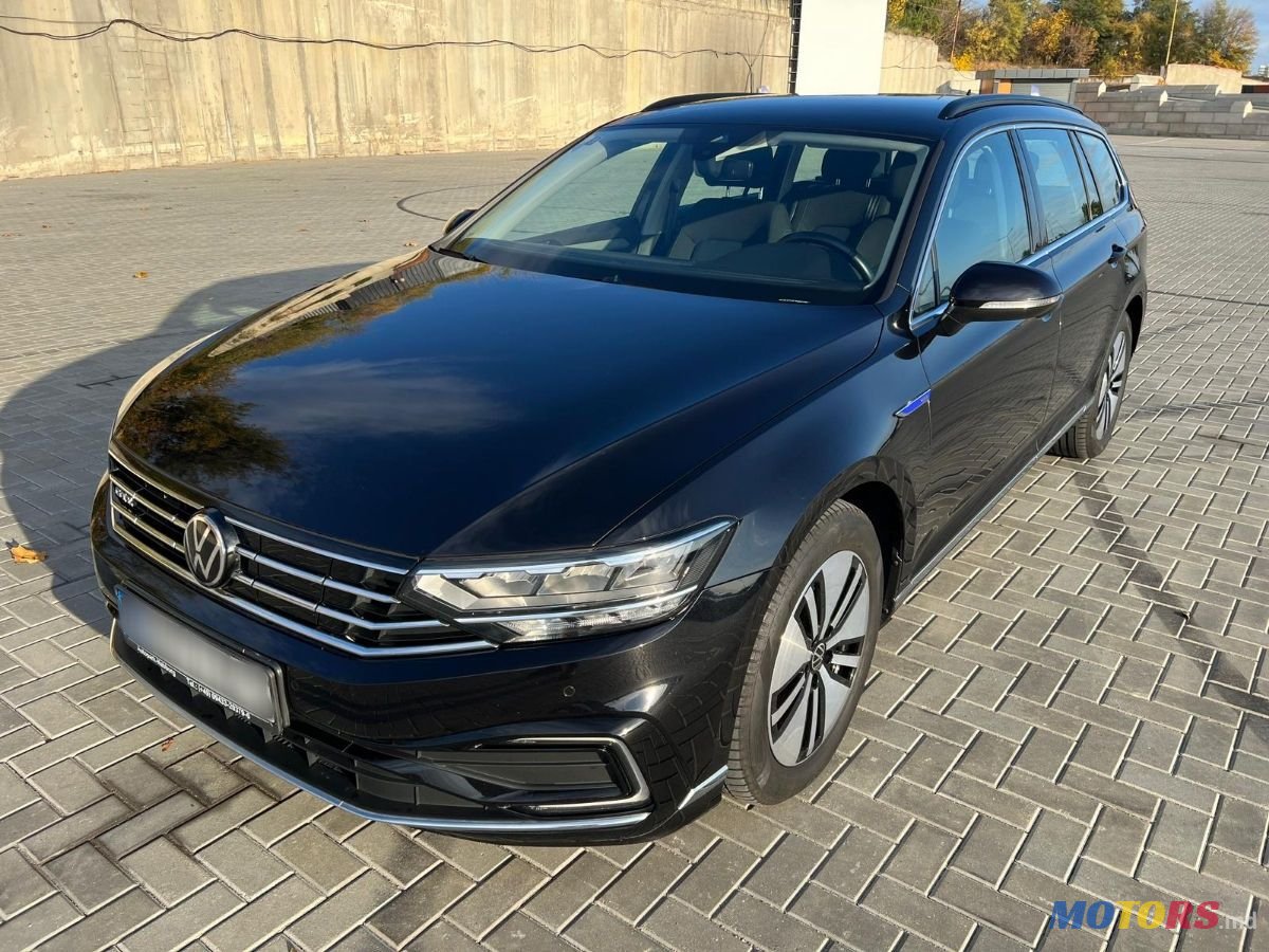 2020' Volkswagen Passat photo #3