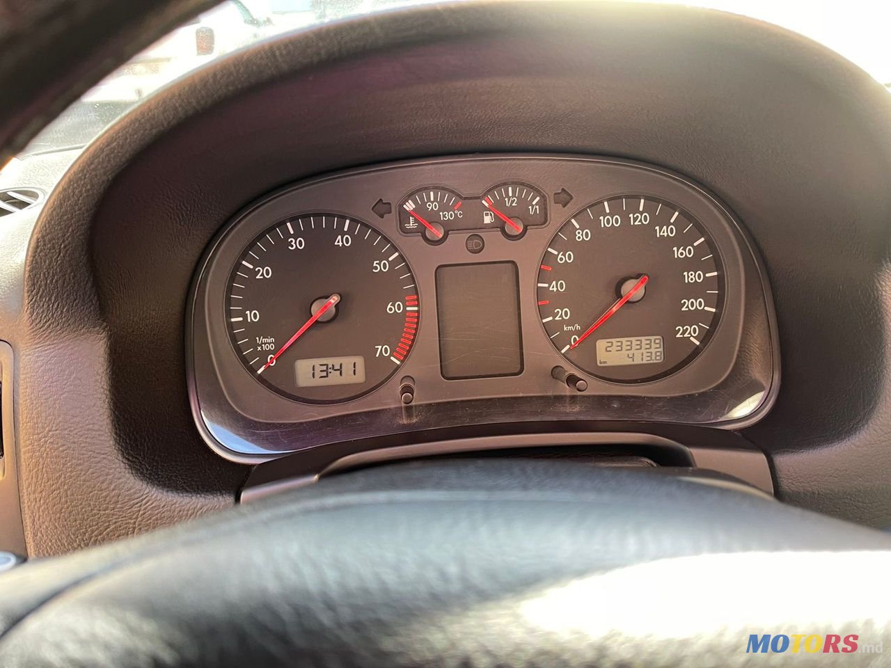 2001' Volkswagen Golf photo #5