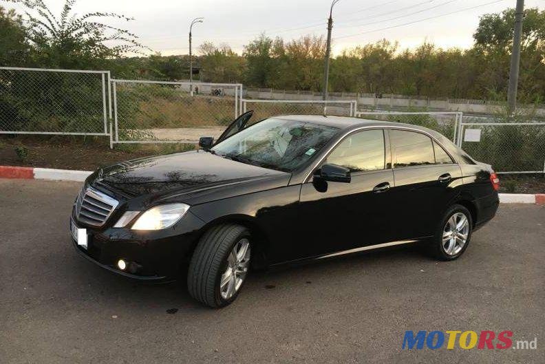 2011' Mercedes-Benz E photo #2