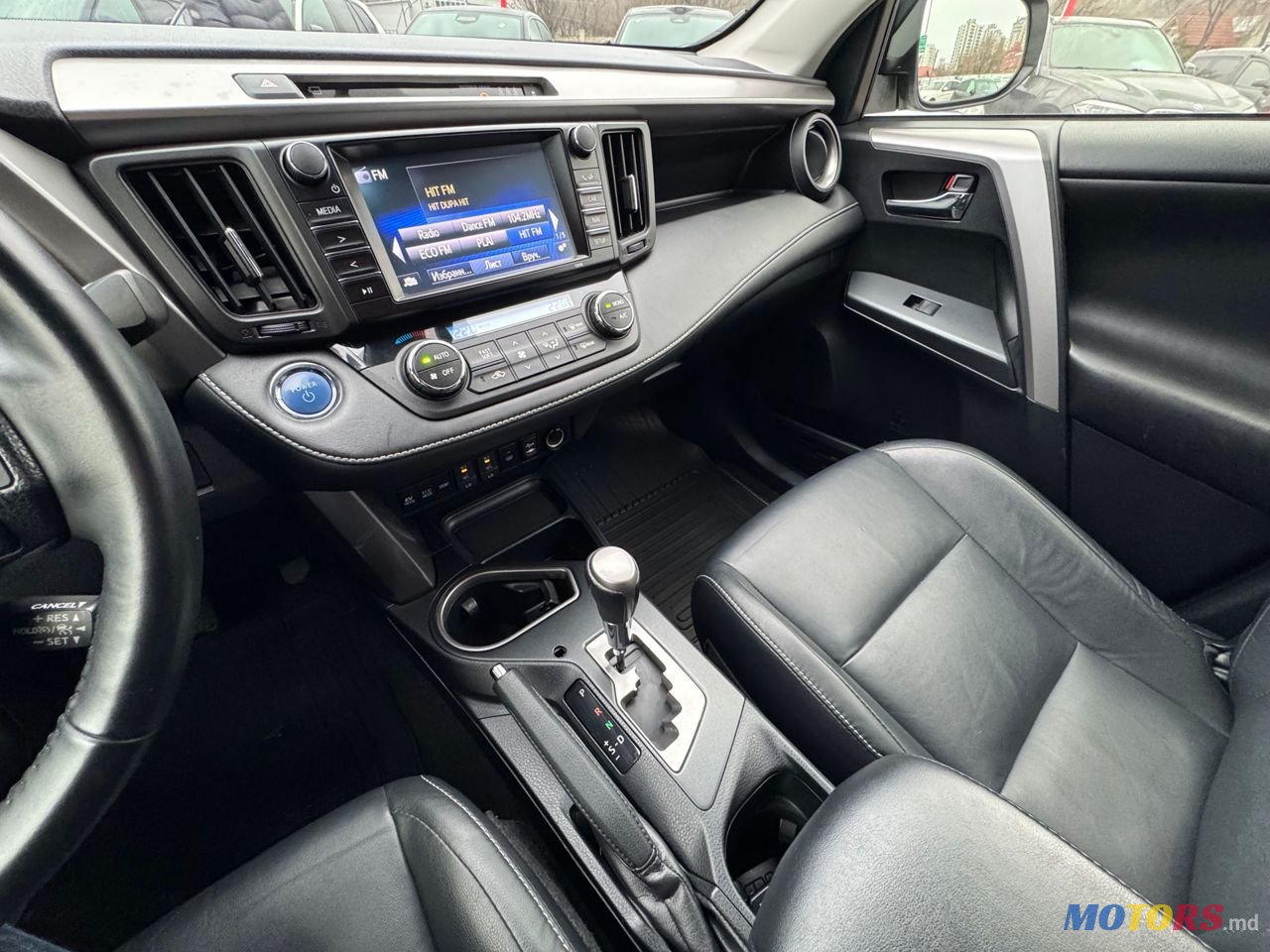 2018' Toyota RAV4 photo #4